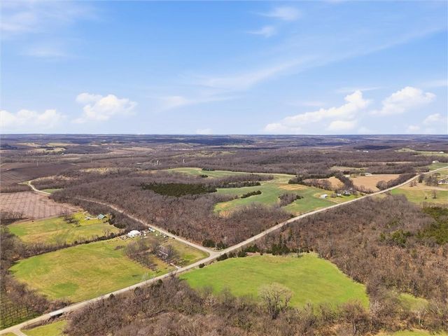 29001 219th Street, Easton, KS 66020