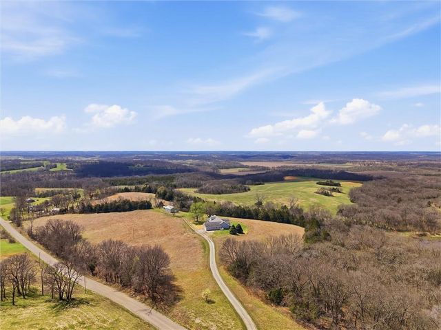 29001 219th Street, Easton, KS 66020