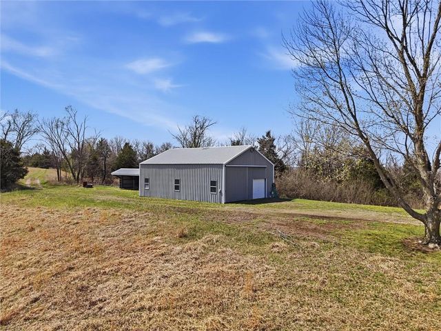 29001 219th Street, Easton, KS 66020