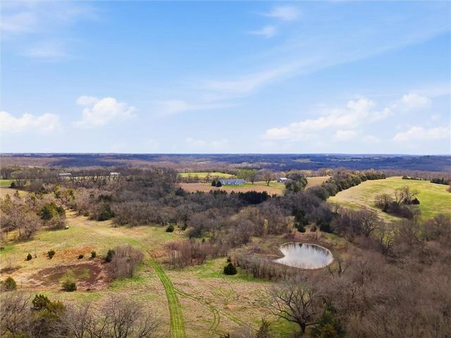 29001 219th Street, Easton, KS 66020