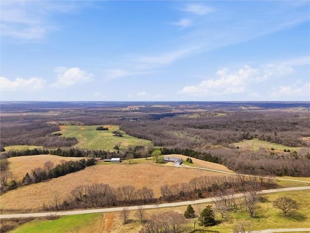 29001 219th Street, Easton, KS 66020