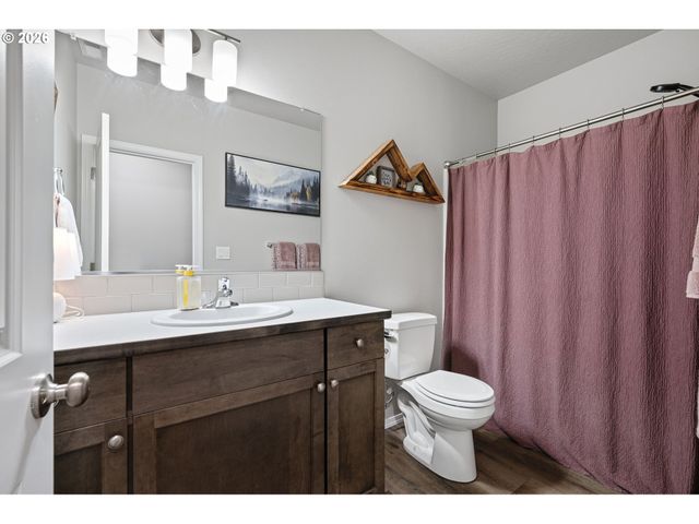 4994 CEDAR VIEW Dr, Springfield, OR 97478
