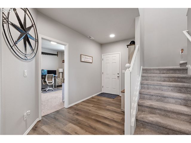 4994 CEDAR VIEW Dr, Springfield, OR 97478
