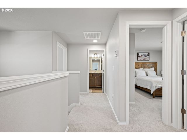 4994 CEDAR VIEW Dr, Springfield, OR 97478