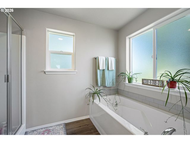 4994 CEDAR VIEW Dr, Springfield, OR 97478