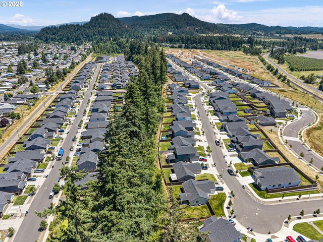 4994 CEDAR VIEW Dr, Springfield, OR 97478