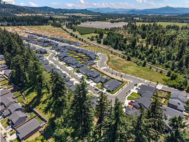 4994 CEDAR VIEW Dr, Springfield, OR 97478