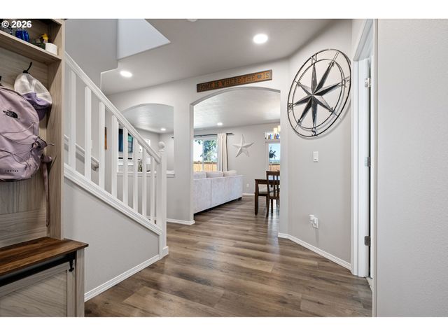 4994 CEDAR VIEW Dr, Springfield, OR 97478