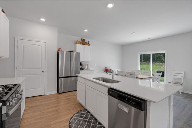 896 Long Leaf Rd, Lebanon, TN 37087