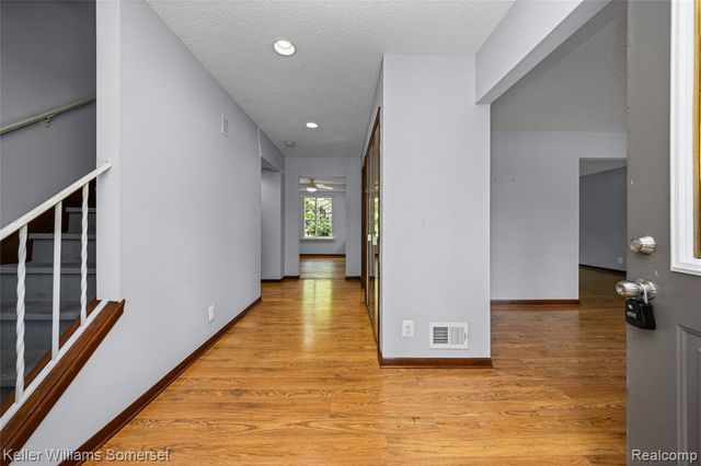 33614 Lakeview Street, New Baltimore, MI 48047