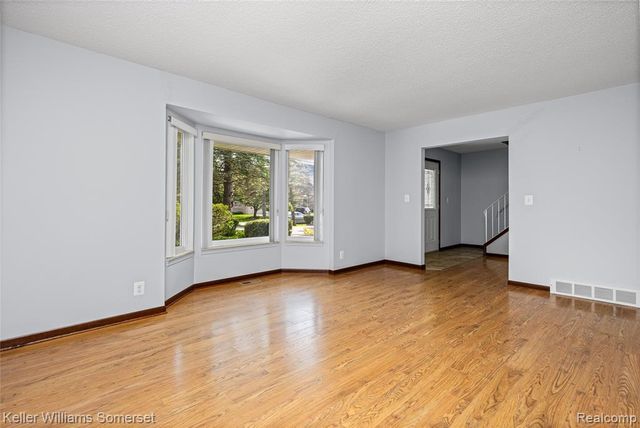 33614 Lakeview Street, New Baltimore, MI 48047