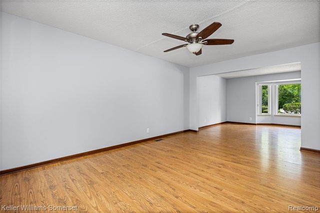 33614 Lakeview Street, New Baltimore, MI 48047