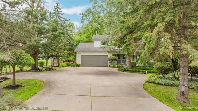 33614 Lakeview Street, New Baltimore, MI 48047