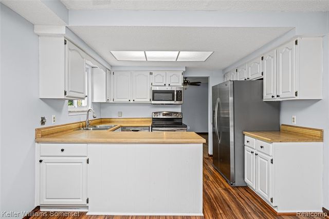 33614 Lakeview Street, New Baltimore, MI 48047