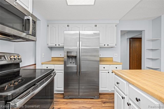 33614 Lakeview Street, New Baltimore, MI 48047
