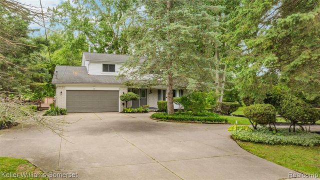 33614 Lakeview Street, New Baltimore, MI 48047