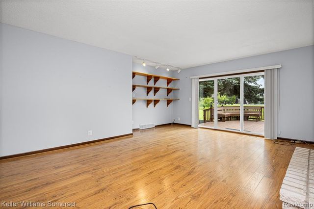 33614 Lakeview Street, New Baltimore, MI 48047