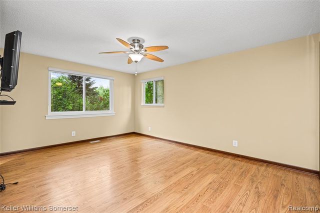 33614 Lakeview Street, New Baltimore, MI 48047