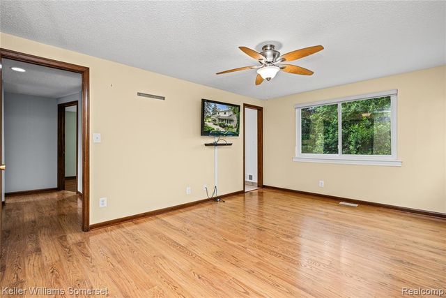 33614 Lakeview Street, New Baltimore, MI 48047