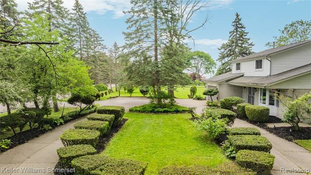 33614 Lakeview Street, New Baltimore, MI 48047