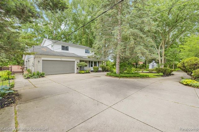 33614 Lakeview Street, New Baltimore, MI 48047