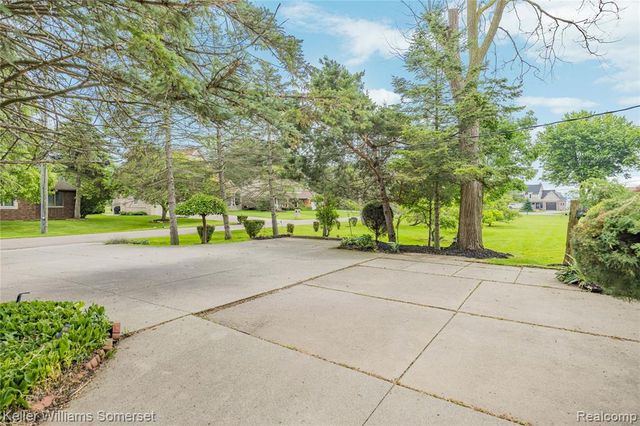 33614 Lakeview Street, New Baltimore, MI 48047