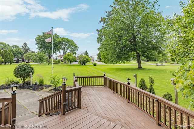 33614 Lakeview Street, New Baltimore, MI 48047