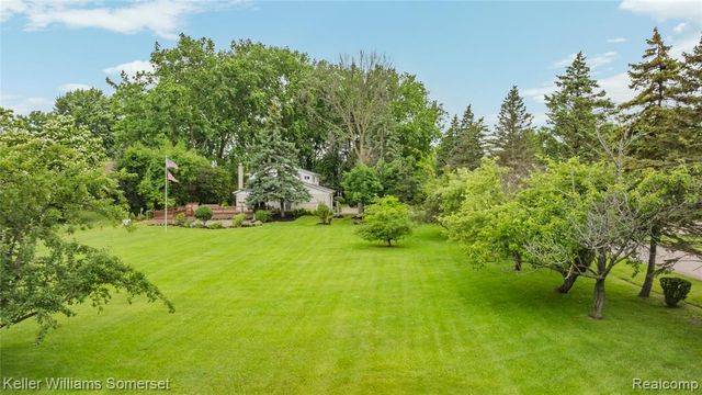 33614 Lakeview Street, New Baltimore, MI 48047