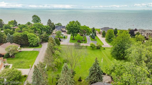 33614 Lakeview Street, New Baltimore, MI 48047