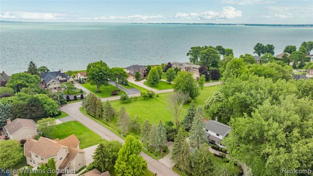33614 Lakeview Street, New Baltimore, MI 48047