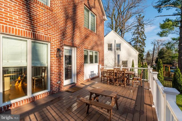 6425 33RD ST NW, Washington, DC 20015