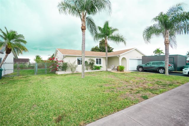 26581 SW 122nd Ct, Homestead, FL 33032