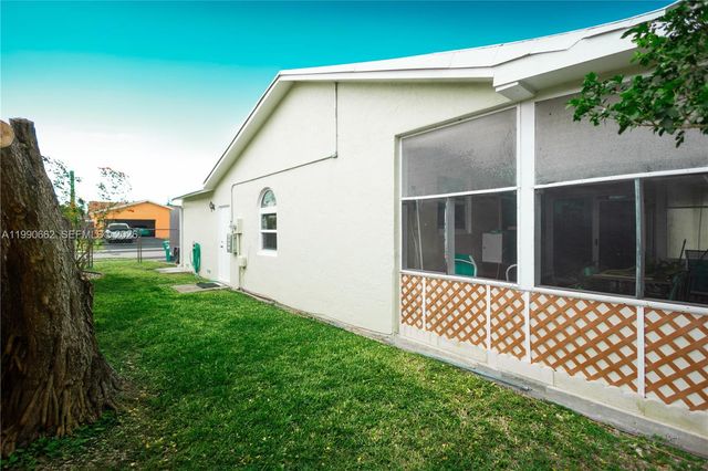 26581 SW 122nd Ct, Homestead, FL 33032