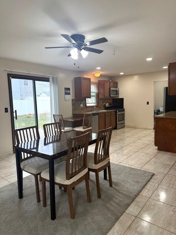 39 Dennison Drive, Glendale Heights, IL 60139