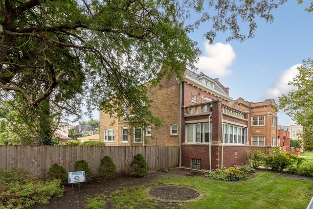4019 W Wellington Avenue, Chicago, IL 60641
