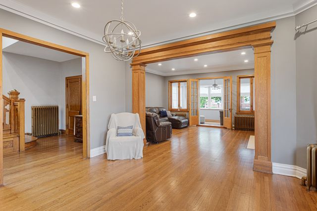 4019 W Wellington Avenue, Chicago, IL 60641
