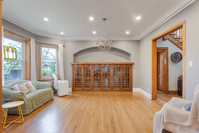 4019 W Wellington Avenue, Chicago, IL 60641