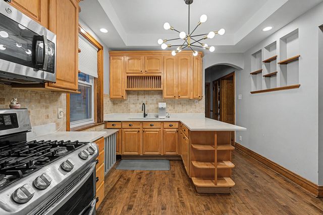 4019 W Wellington Avenue, Chicago, IL 60641