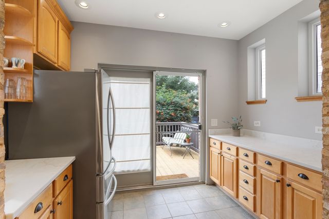 4019 W Wellington Avenue, Chicago, IL 60641