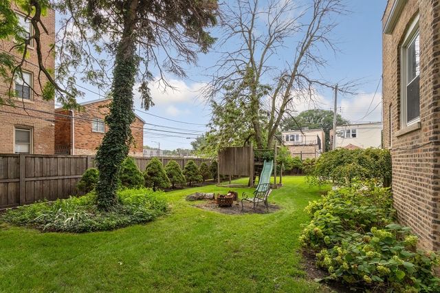 4019 W Wellington Avenue, Chicago, IL 60641