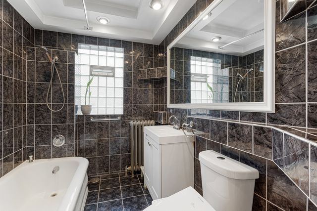4019 W Wellington Avenue, Chicago, IL 60641