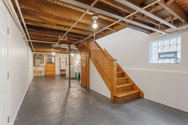 4019 W Wellington Avenue, Chicago, IL 60641