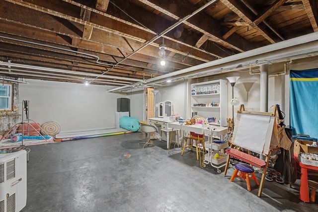 4019 W Wellington Avenue, Chicago, IL 60641