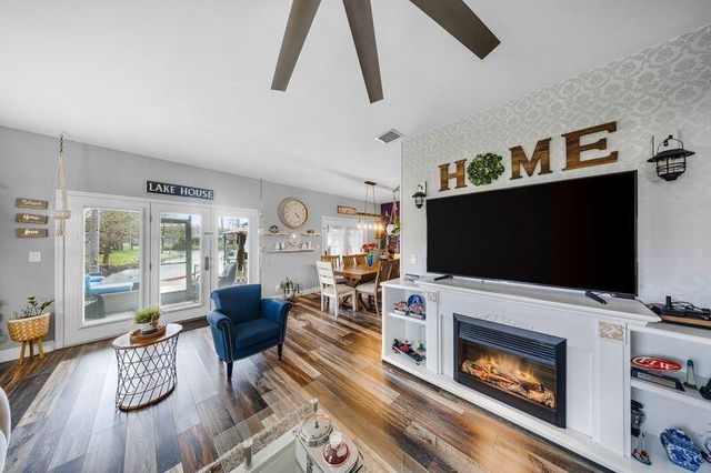 200 E Hemingway Circle, Margate, FL 33063