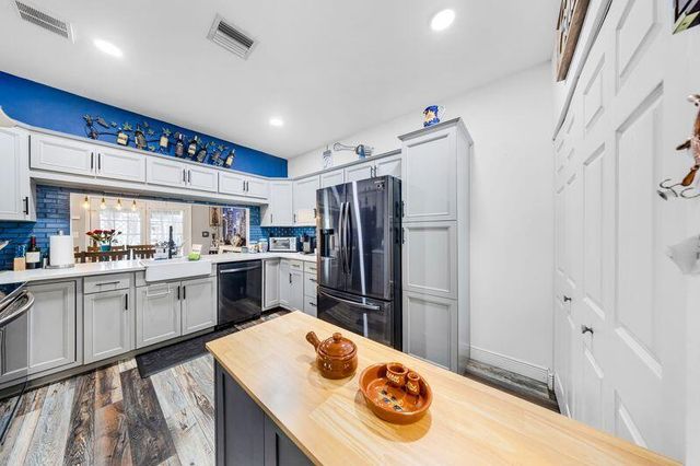 200 E Hemingway Circle, Margate, FL 33063