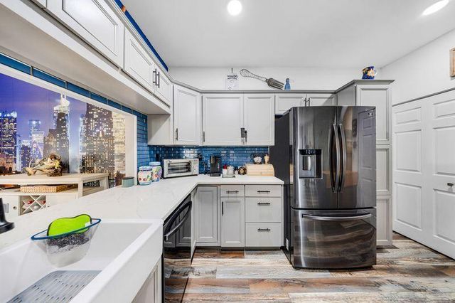 200 E Hemingway Circle, Margate, FL 33063