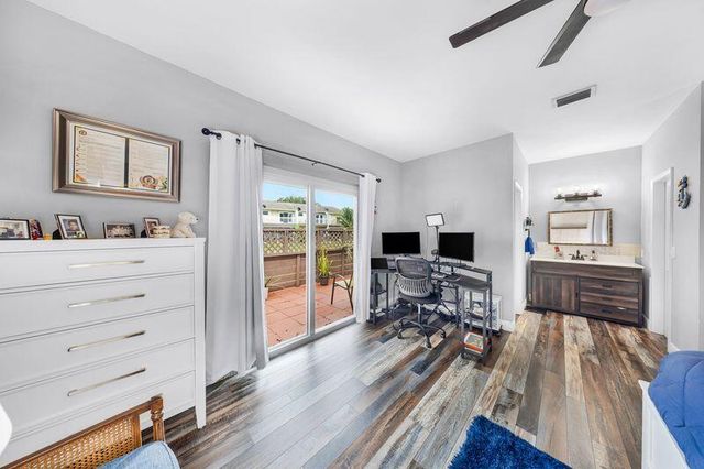 200 E Hemingway Circle, Margate, FL 33063