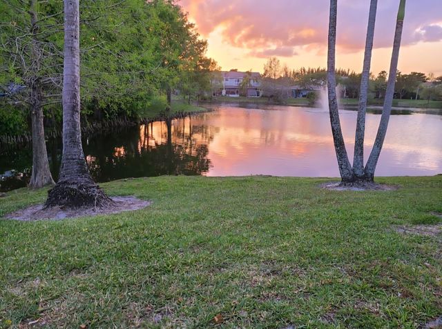 200 E Hemingway Circle, Margate, FL 33063