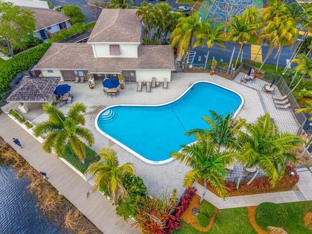 200 E Hemingway Circle, Margate, FL 33063