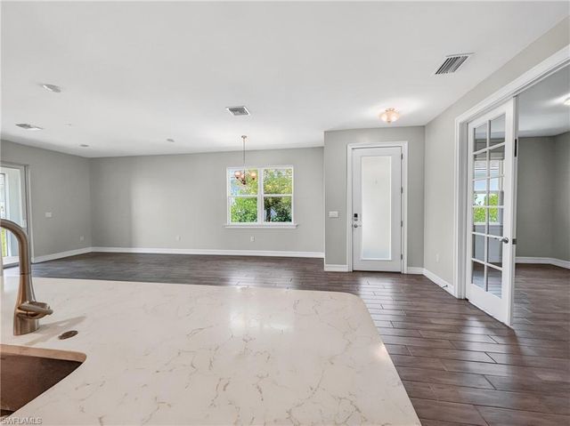 1078 Rolling Brook LN, Naples, FL 34114